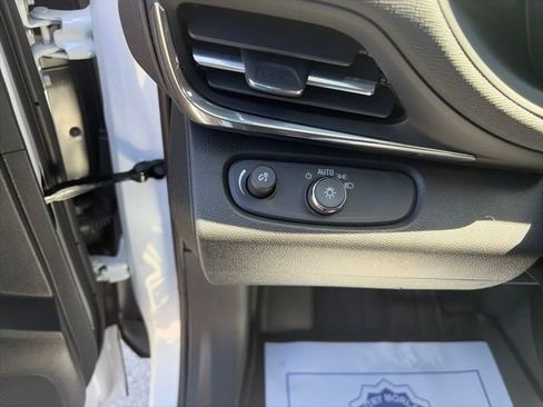 New 2026 Buick Envista Preferred FWD image 17