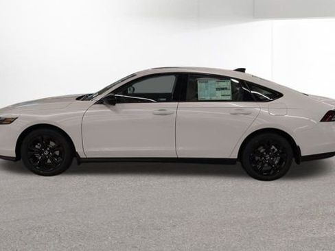 Used 2025 Honda Accord SE image 31