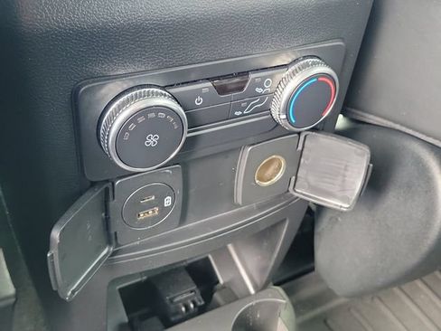 Used 2022 Ford Explorer XLT w/ Equipment Group 202A RWD image 16