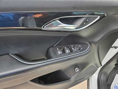 Used 2022 Buick Envision Preferred FWD image 39