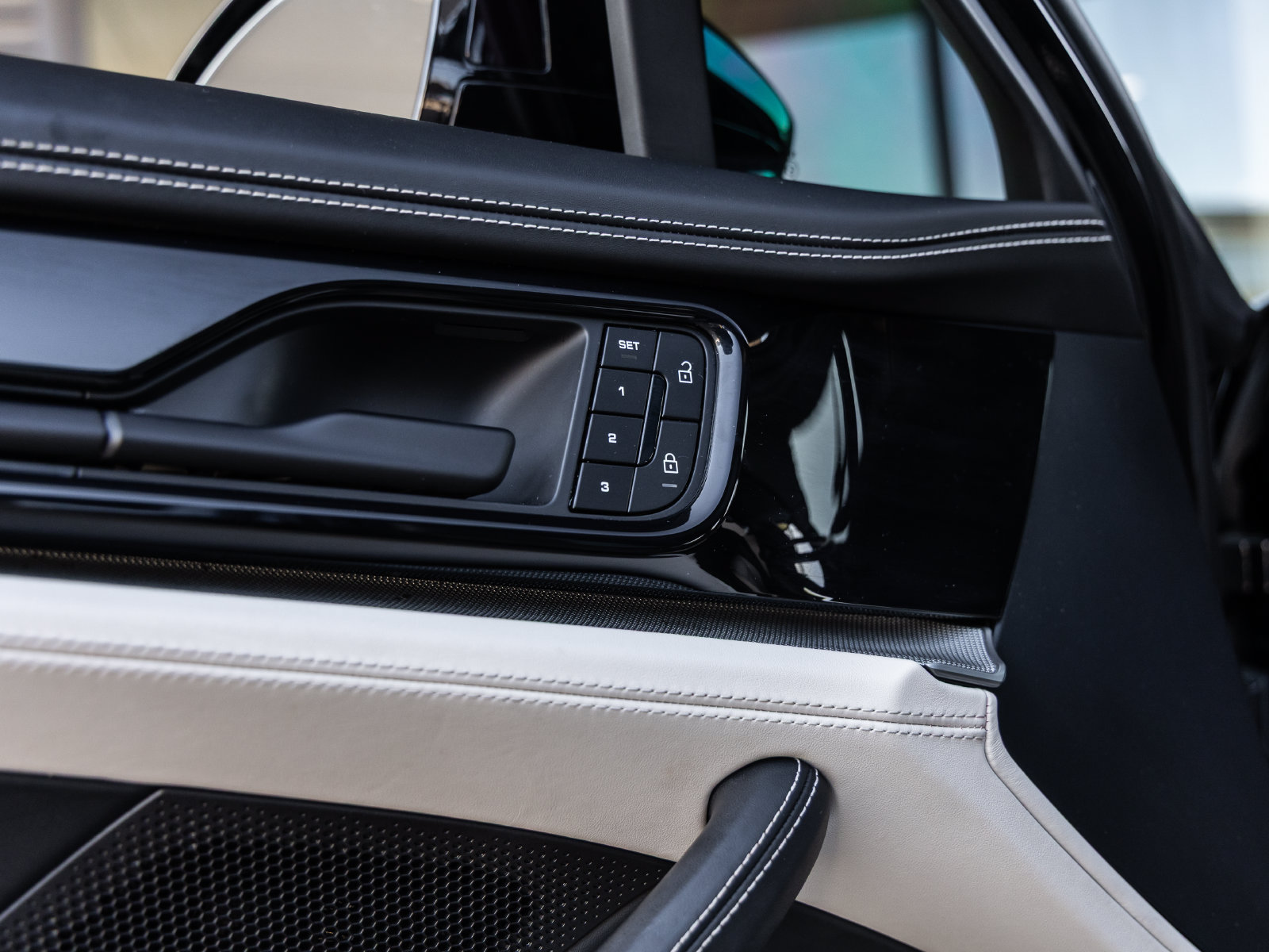 Certified 2024 Porsche Panamera RWD image 19