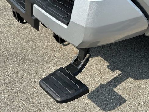 Certified 2024 Toyota Tacoma SR5 AWD/4WD image 33