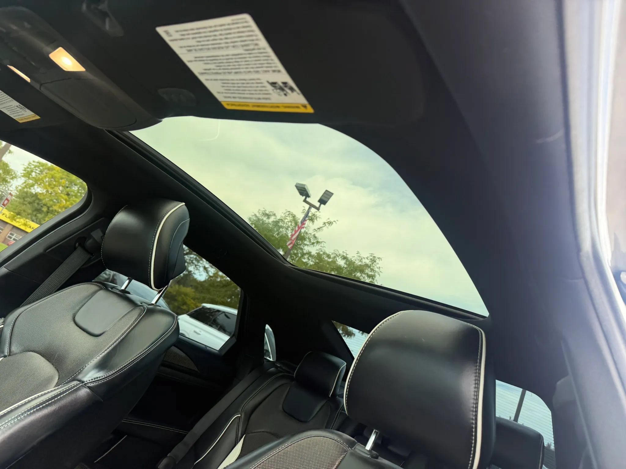 Used 2017 Lincoln MKZ Reserve w/ Luxury Package AWD/4WD image 18