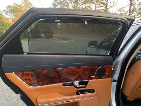 Used 2011 Jaguar XJ L Supercharged RWD image 19