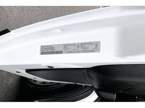 Used 2025 RAM ProMaster 2500 w/ Convenience Group image 29