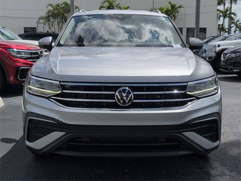 Certified 2023 Volkswagen Tiguan SE image 3