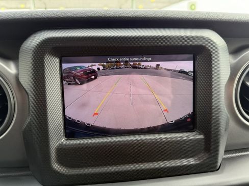 Used 2022 Jeep Wrangler Willys image 21