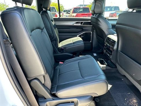 New 2026 Jeep Grand Wagoneer 4WD image 20