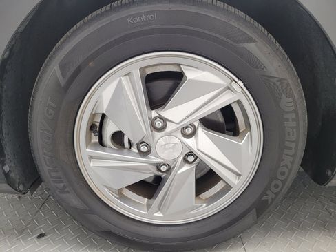 Used 2024 Hyundai Elantra SE FWD image 31