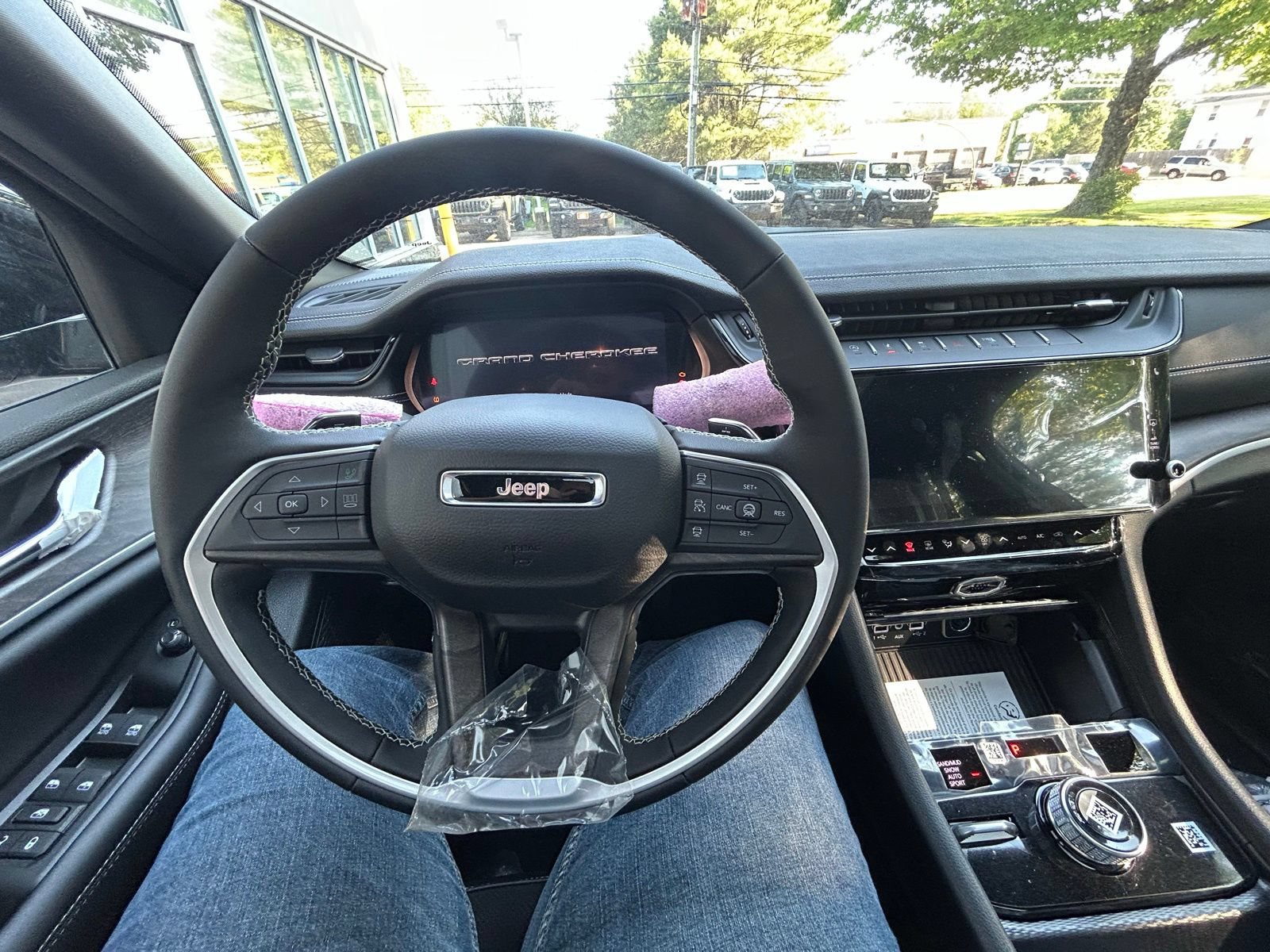 New 2026 Jeep Grand Cherokee L 4WD image 15