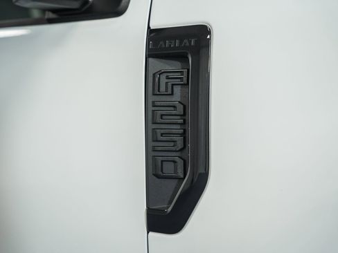 Certified 2022 Ford F250 Lariat w/ Black Appearance Package image 17