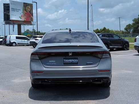 Used 2024 Honda Accord Sport image 4