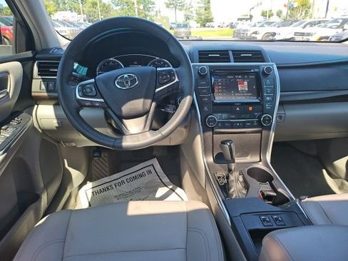 Used 2017 Toyota Camry XLE w/ Moonroof Package FWD image 14