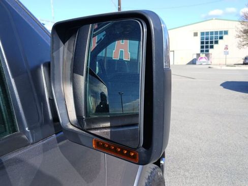 Used 2013 Ford F150 Lariat w/ Lariat Chrome Pkg image 16