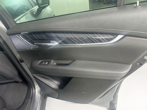 Used 2025 Cadillac XT6 Premium Luxury image 33