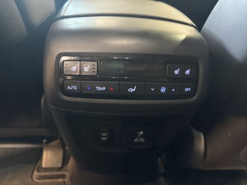 Used 2021 Hyundai Palisade Limited w/ Winter Package image 18
