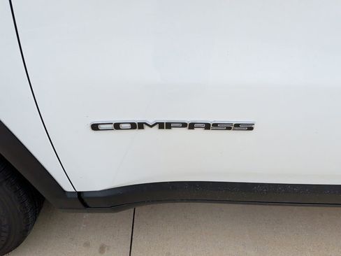 New 2026 Jeep Compass Latitude image 41