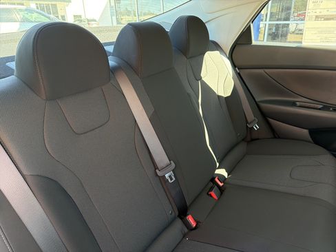 New 2026 Hyundai Elantra SE image 8