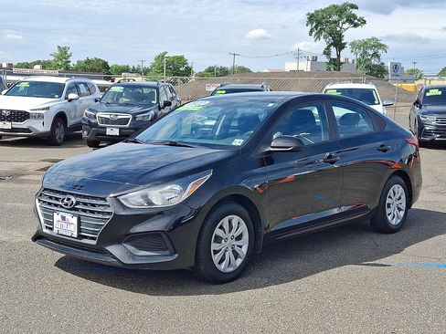 Used 2022 Hyundai Accent SE FWD image 3