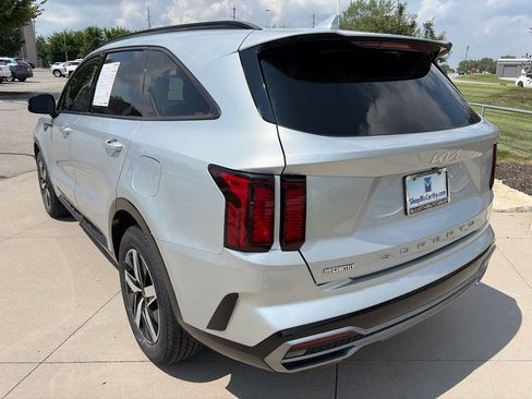 Used 2022 Kia Sorento EX w/ Panoramic Sunroof Package FWD image 22