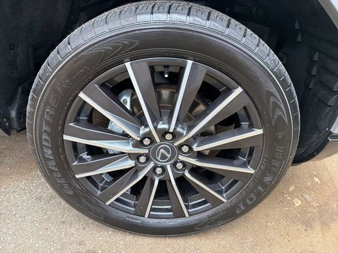 Used 2024 Lexus GX 550 w/ Accessory Package (2T) AWD/4WD image 37