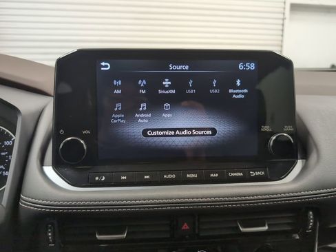 Used 2023 Nissan Rogue SL w/ SL Premium Package FWD image 13