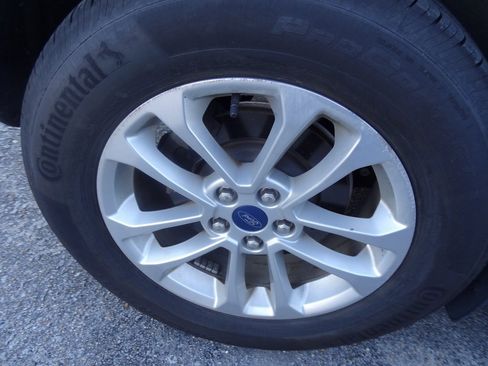 Used 2022 Ford Escape SE image 13