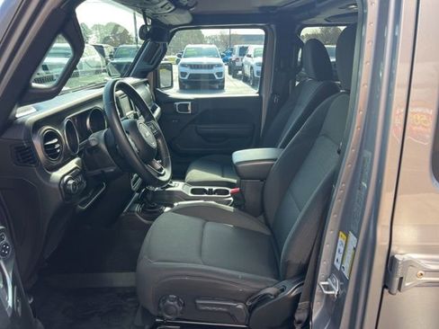 Used 2019 Jeep Wrangler Unlimited Sport S image 7
