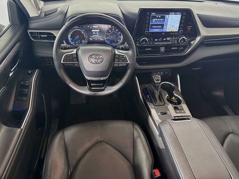 Used 2022 Toyota Highlander Limited FWD image 25