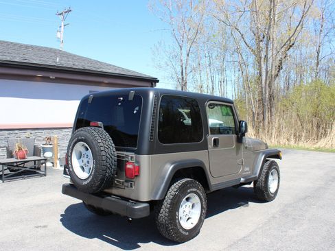 Used 2004 Jeep Wrangler SE w/ Ecco Tire & Wheel Group AWD/4WD image 4