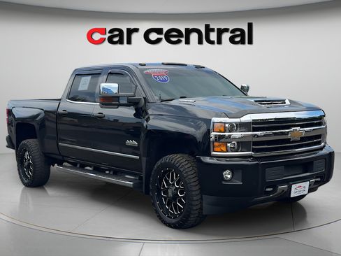 Used 2019 Chevrolet Silverado 2500 High Country w/ Duramax Plus Package AWD/4WD image 8