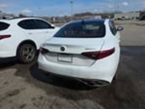 Used 2023 Alfa Romeo Giulia Veloce image 8