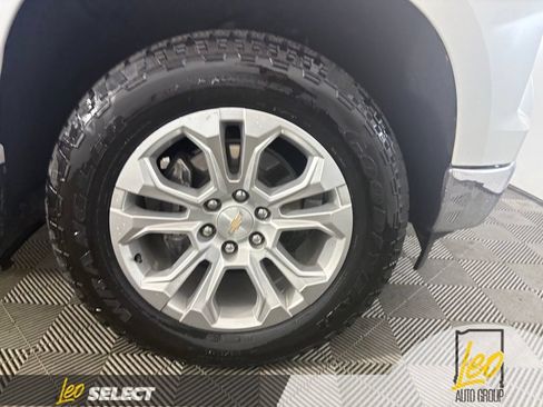 Used 2024 Chevrolet Silverado 1500 LTZ AWD/4WD image 23