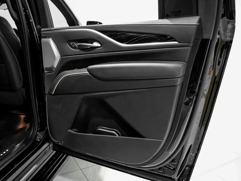 Used 2023 Cadillac Escalade ESV V image 44