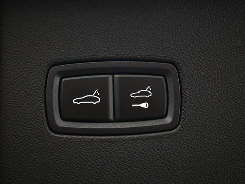 Certified 2023 Porsche Cayenne Platinum Edition AWD/4WD image 25