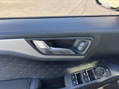 Certified 2020 Ford Escape SE image 14