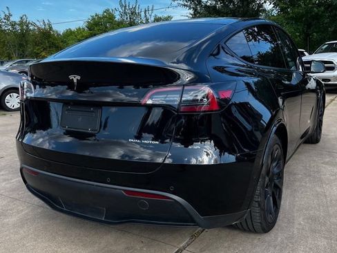 Used 2021 Tesla Model Y AWD image 7