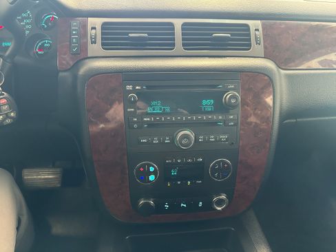 Used 2014 Chevrolet Tahoe LT AWD/4WD image 19