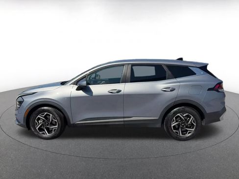 Used 2025 Kia Sportage LX FWD image 9