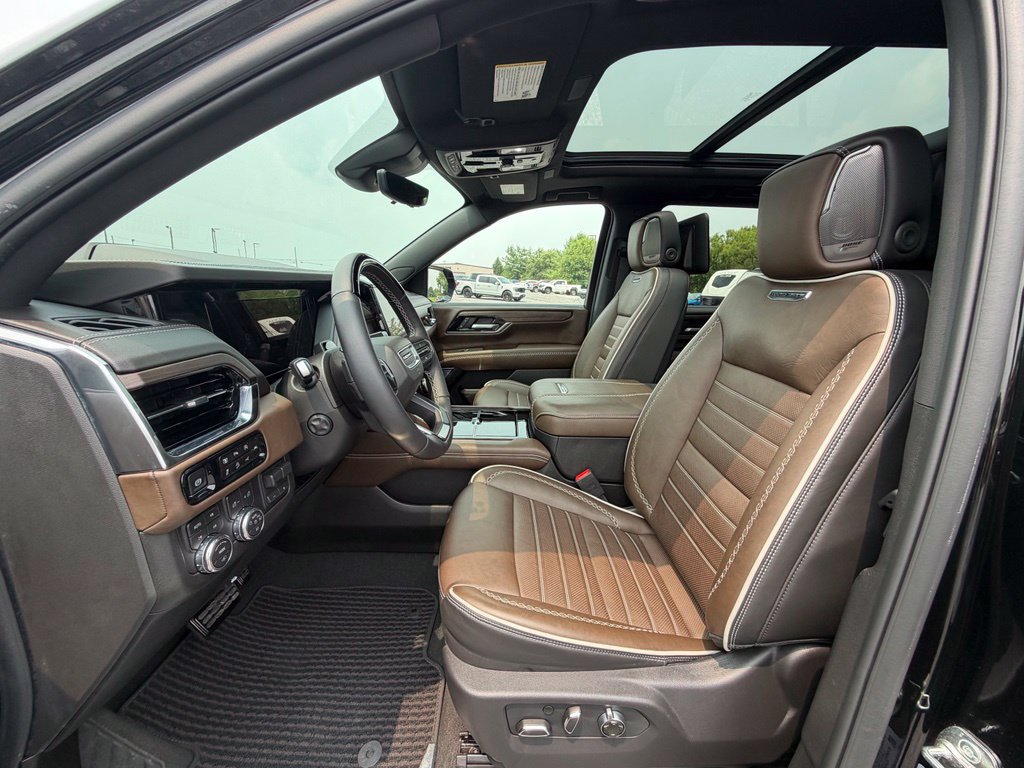 Used 2026 GMC Yukon Denali Ultimate AWD/4WD image 2