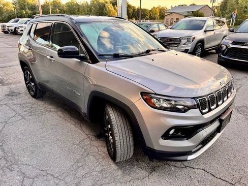 Used 2023 Jeep Compass Limited AWD/4WD image 6