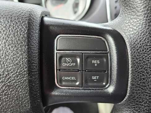 Used 2019 Dodge Grand Caravan SE w/ UConnect Hands-Free Group image 41