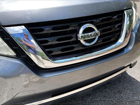 Used 2020 Nissan Pathfinder SV AWD/4WD image 34
