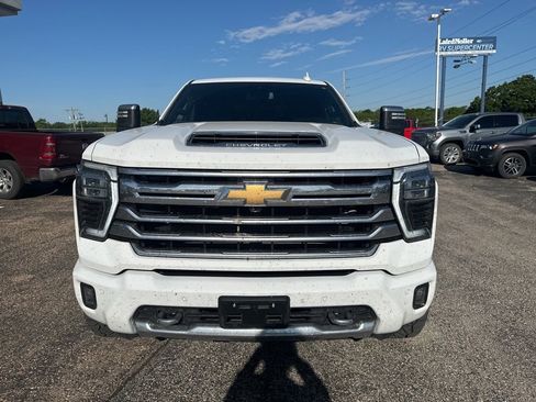 Used 2024 Chevrolet Silverado 2500 High Country AWD/4WD image 2