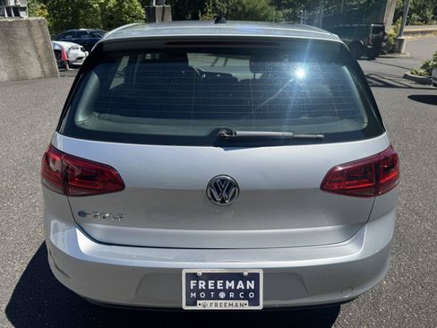 Used 2016 Volkswagen e-Golf SE FWD image 4