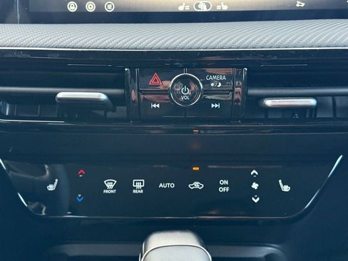 New 2026 Nissan Kicks SR image 25