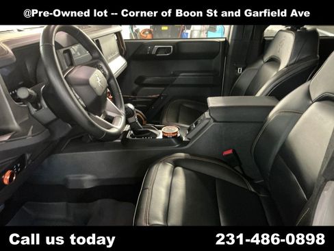 Used 2024 Ford Bronco Badlands w/ Sasquatch Package AWD/4WD image 14