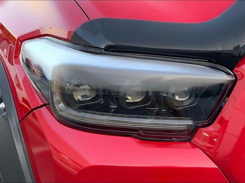 Used 2022 Toyota Tacoma TRD Off-Road w/ Technology Package image 26