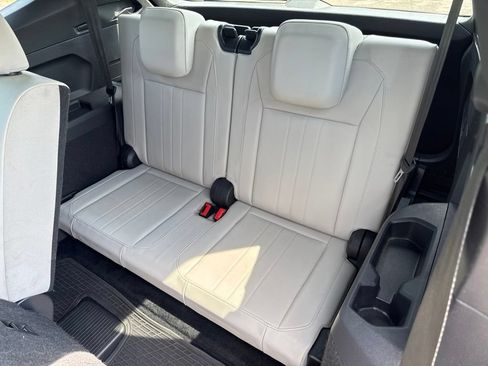 Certified 2022 Volkswagen Tiguan SE R-Line FWD image 27