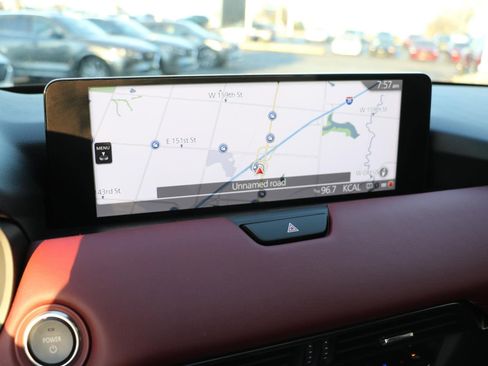 Certified 2025 MAZDA CX-70 Plug-In Hybrid w/ Premium Plus image 13